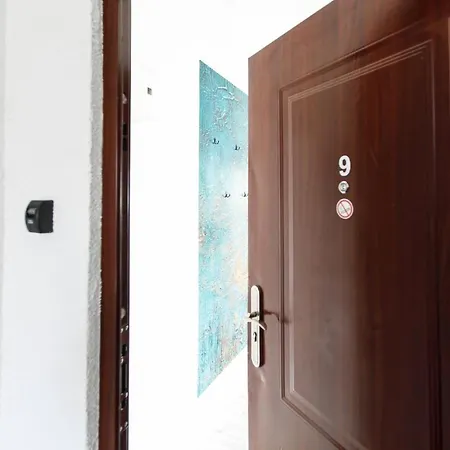 Apartment 9 - A85469